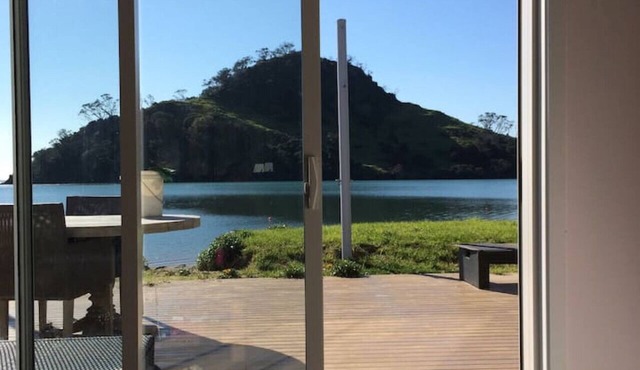 Pataua - The Yellow Waterfront Bach