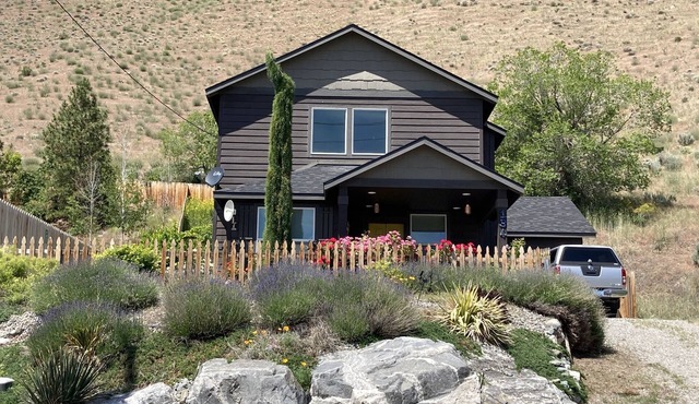 Pateros, WA "Getaway" 2BR 2BA Sleeps 6!