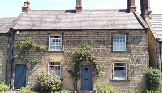 Pathways Holiday Cottage a delightful 18th century stone cottage in Derbyshire.