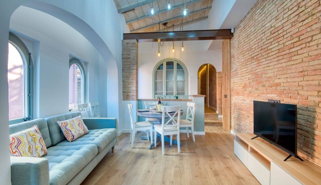 PATI BLAU 1: Charming Apartment in the Heart of Caldes de Malavella