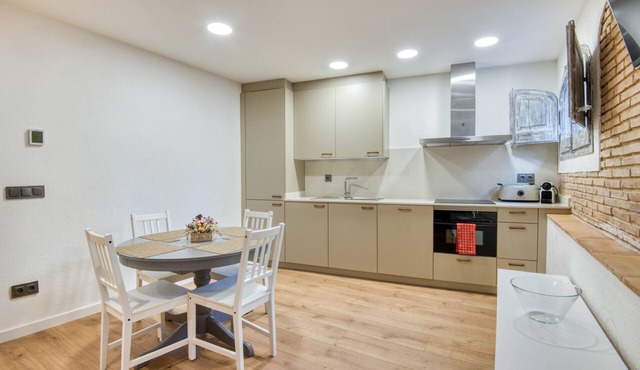 PATI BLAU 2: Charming apartment in the heart of Caldes de Malavella