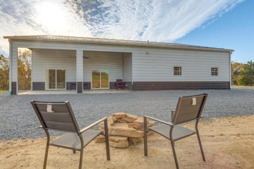Patio and Views Country Getaway in Bluegrass Region