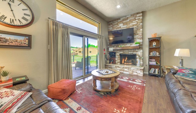 Patio & Mountain View! Ruidoso Golf Condo