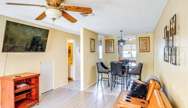 Patio & Mtn Views: Family Gem in California City