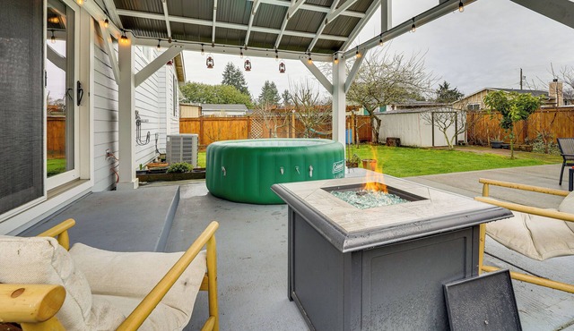 Patio Oasis! Contemporary Tacoma Hideout