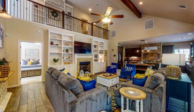 Patio Oasis with Hot Tub! Lake Livingston Estate