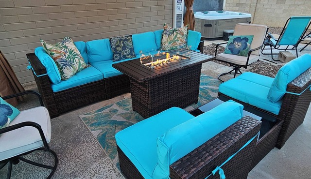 Patio Paradise 3-Bedroom Home Hot Tub too! 5 minutes from Fort Huachuca