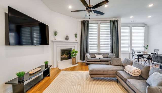 Patio & Yard: Beautiful Family Home in Mansfield!