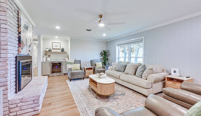 Patio, Yard, Views: Modern Home in Longview