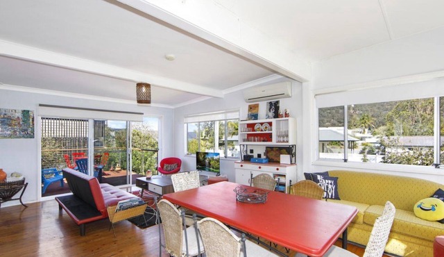 Patonga Corner Cottage by HolidayCo.