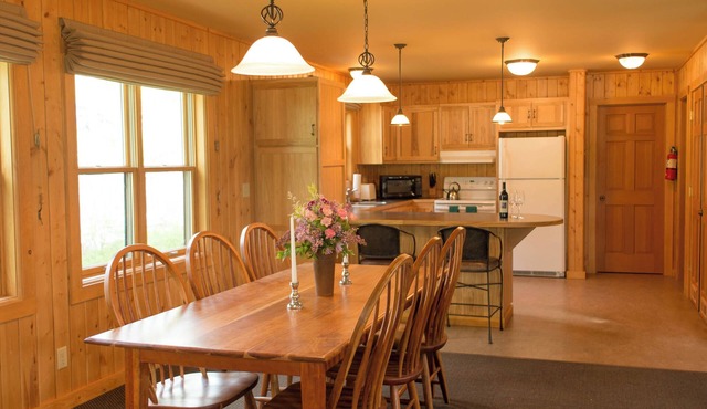 Patterson Lake Cabin Grand Suite 2-Bdrm