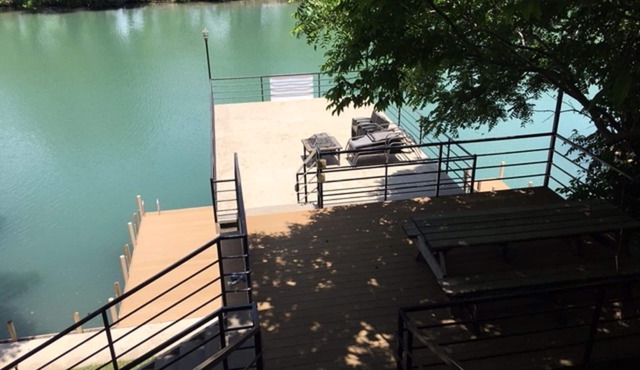 Patterson Place is cozy and has Beautiful Waterfront