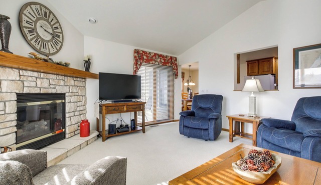 'Pattie's Other Place' - Indoor Pool Access!