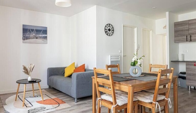 Pau Standing & Confort : Chic, Centre & Parking (4p)