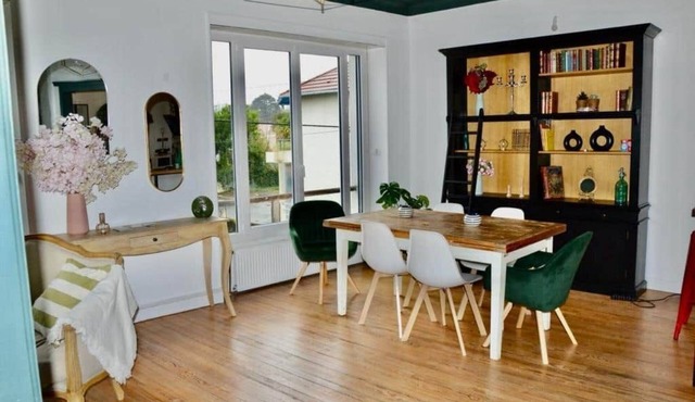 Pau T3 Banksy, BeeSleeping