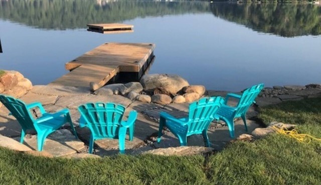 Paudash Lake 3 Bedroom, 4 Season Cottage w/Hottub