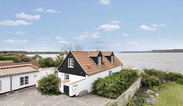 "Pauliina" - 10m to the fjord by Interhome