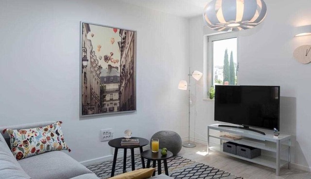 Paulina 2BR apartment with balcony and sea viiew