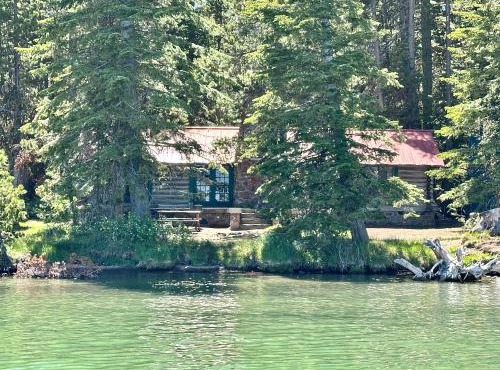 Paulina Lake Lodge and Resort
