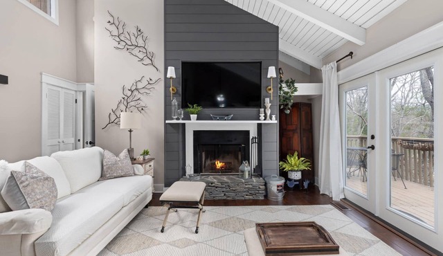 Pause & Relax: Couples Mountain Getaway