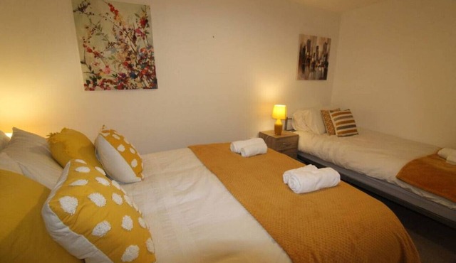 Pavement House - Sutton- In- Ashfield