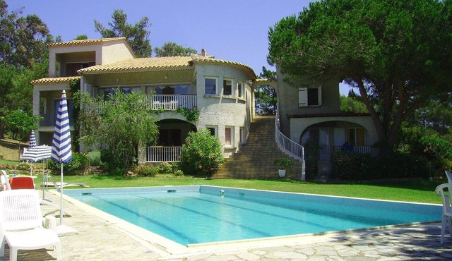 PAVILION - 6 PEOPLE - 110m² with terrace and view of the Gulf of Ajaccio