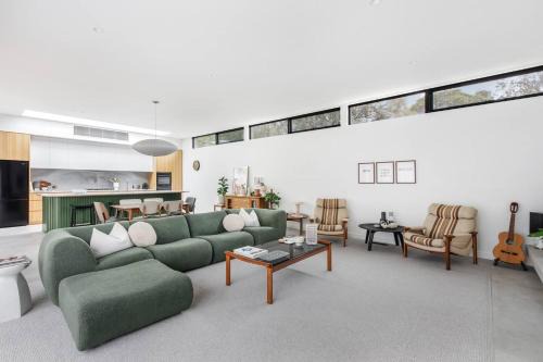 Pavilion Verde - Designer Retreat near Rosebud Beach