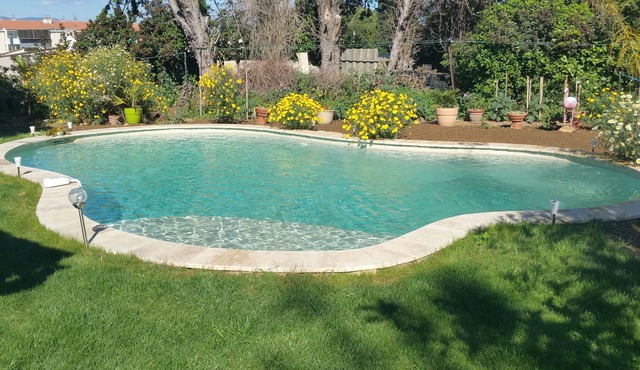 Pavilion with swimming pool, garden and private parking - near sea and city center