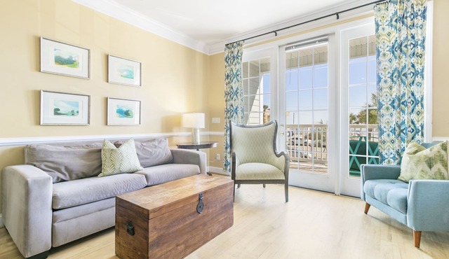 Pavilion Watch 2B - Oceanview Condo - Pool - Central Location - Elevator