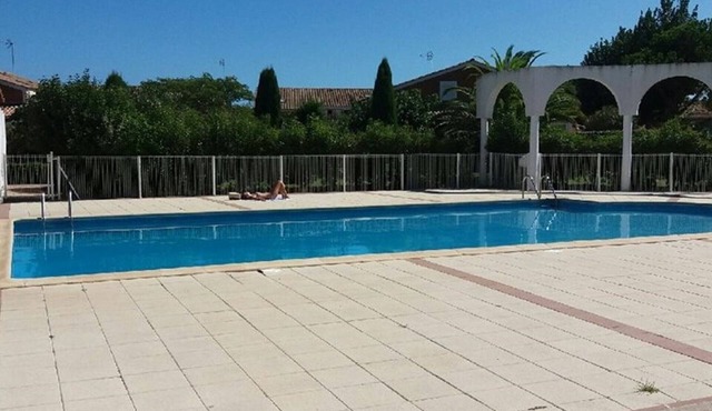 Pavilion with Terrace for 4 People