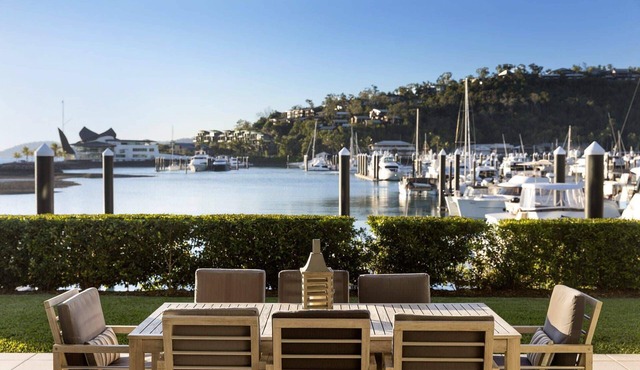 Pavillions 17 Hamilton Island - Waterfront with private pool, golf buggy and transfers