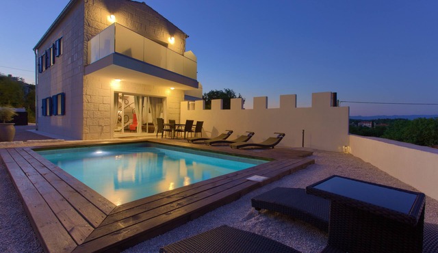 Pax House 1