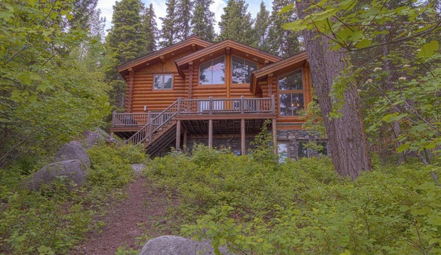 Payette Lakefront Lodge