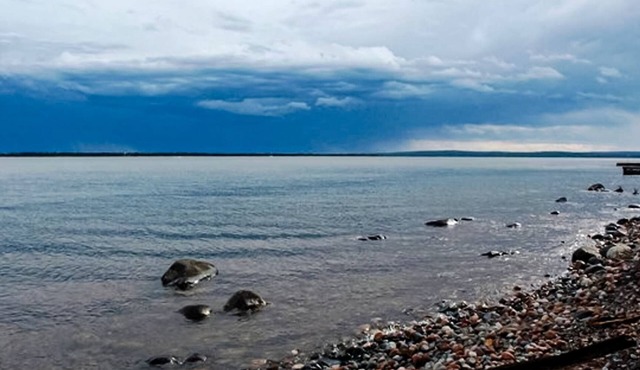 Payne Cottage - Family Home with Lake Superior Access!
