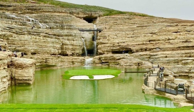 Payne's Valley Golf Cottage with Tee Times for Twosome