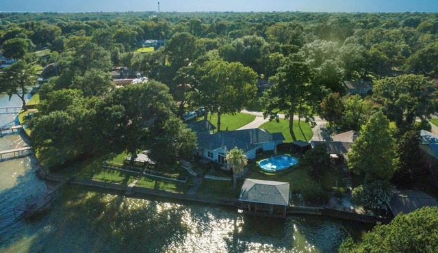 Payne Springs Paradise with Hot tub and Pool
