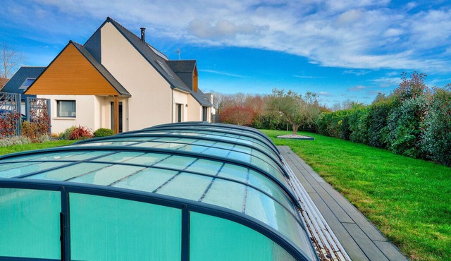 Pays Bigouden, maison pour 8 with a pool