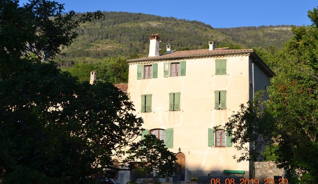 Pays du Verdon , étape, séjour fraîcheur dans maison de caractère