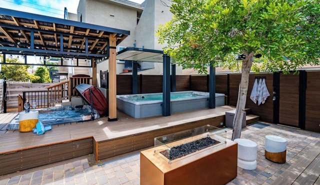 PB Compound Getaway, Steps to Surf and Sand