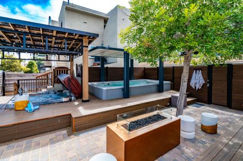 PB Compound Getaway Steps to Surf and Sand