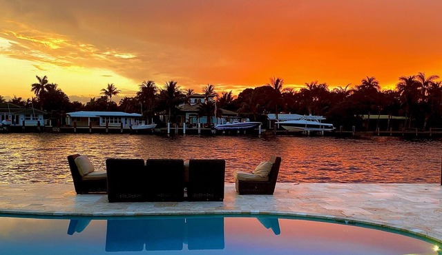 PBH * INTRACOASTAL * BRAND NEW * POOL * WALK TO BEACH *