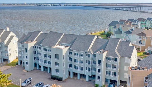 PC812 - Water-Front Condo in Pirates Cove with Community Pool and More!