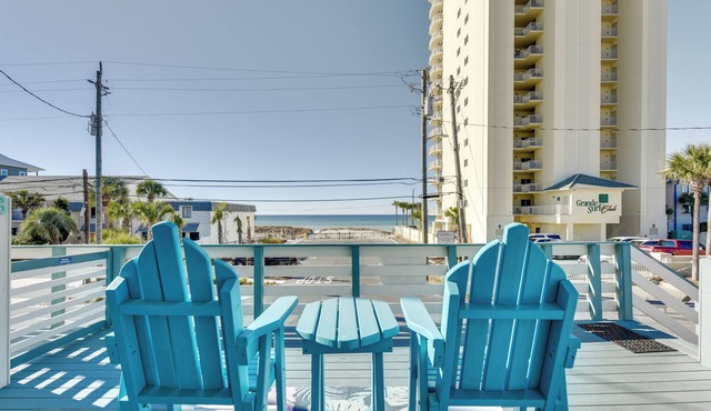PCB Apt w/Balcony & Gulf Views: Walk to Beach