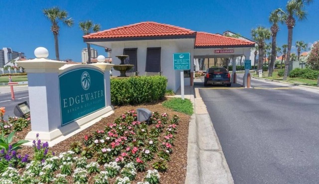PCB Edgewater Resort Villa 2-bedroom Sleeps 8 with WiFi & A/C. Newly remodeled
