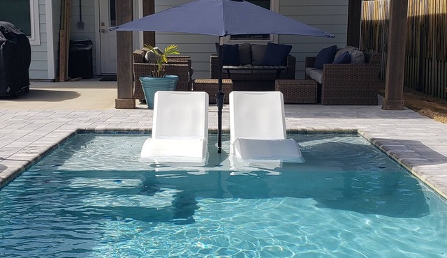 PCB/Laguna Beach & 30A -3/2 Home - Heated Pool - Walk to the Beach!