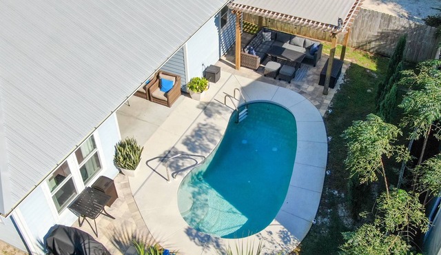 PCB/Laguna & Rosemary/30A -private heated pool & 2 blocks to the beach