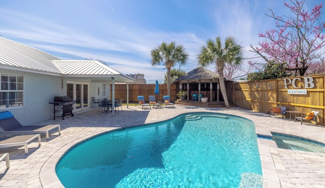 PCB Tiki House! Private Pool, Hot tub & Golf Cart