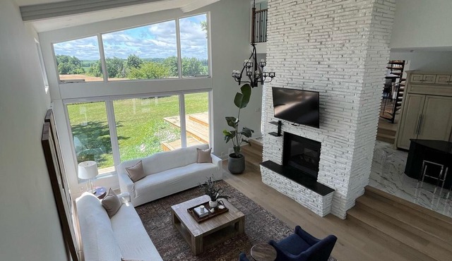 Peaceful Country Escape | Smart Home, Near Wonderland & Lake Simcoe