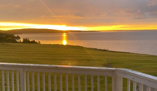 Peace and Comfort on Cape Breton's Bras d'Or Lakes: 3BR and 2Bath Dog Friendly