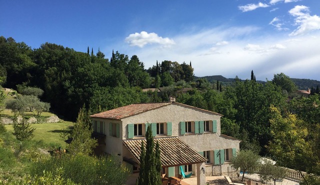 Peace and quiet at the large pool in a private location - Villa Christiane